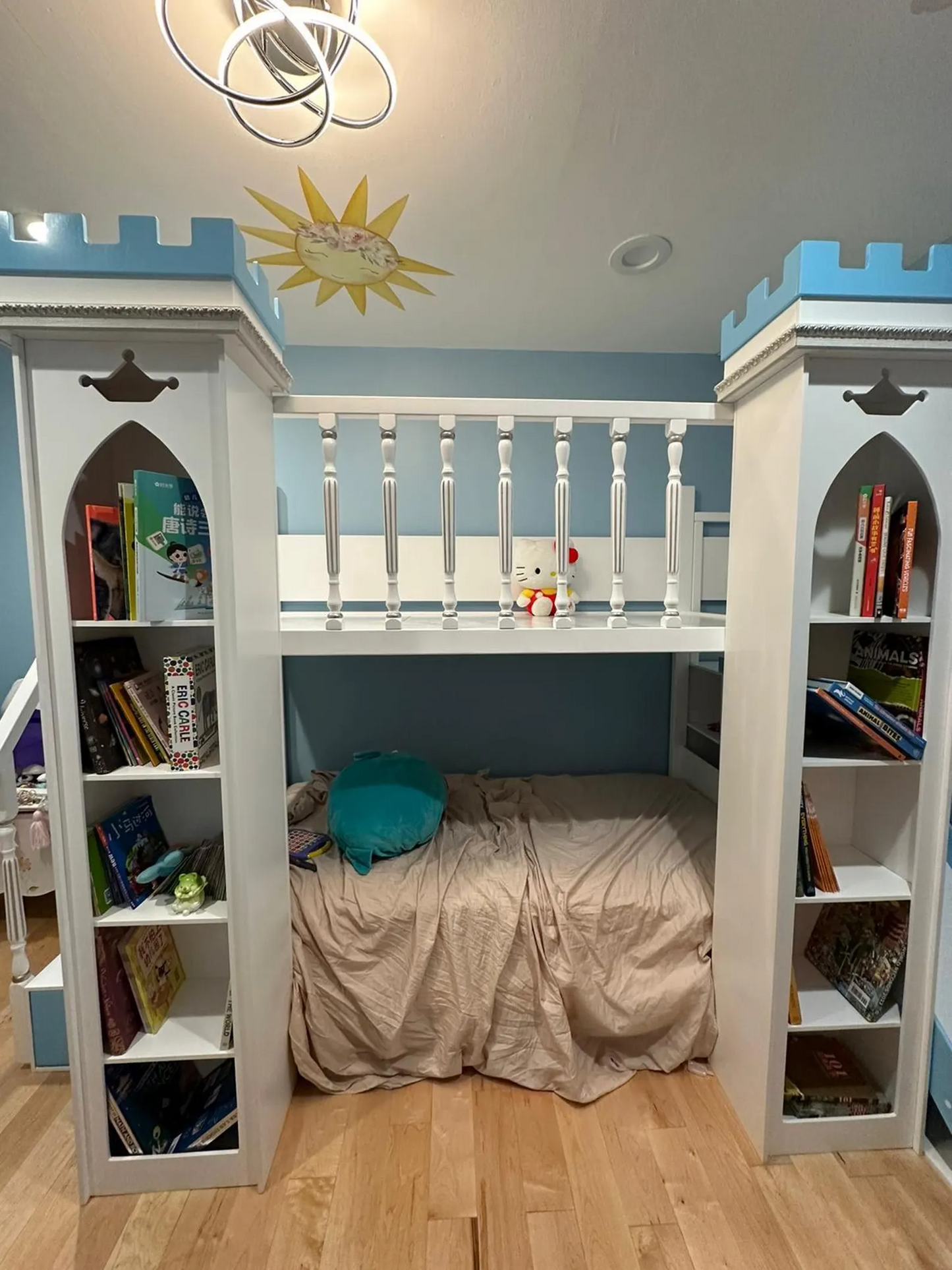 Princess castle bed with slide - Linas & Sons